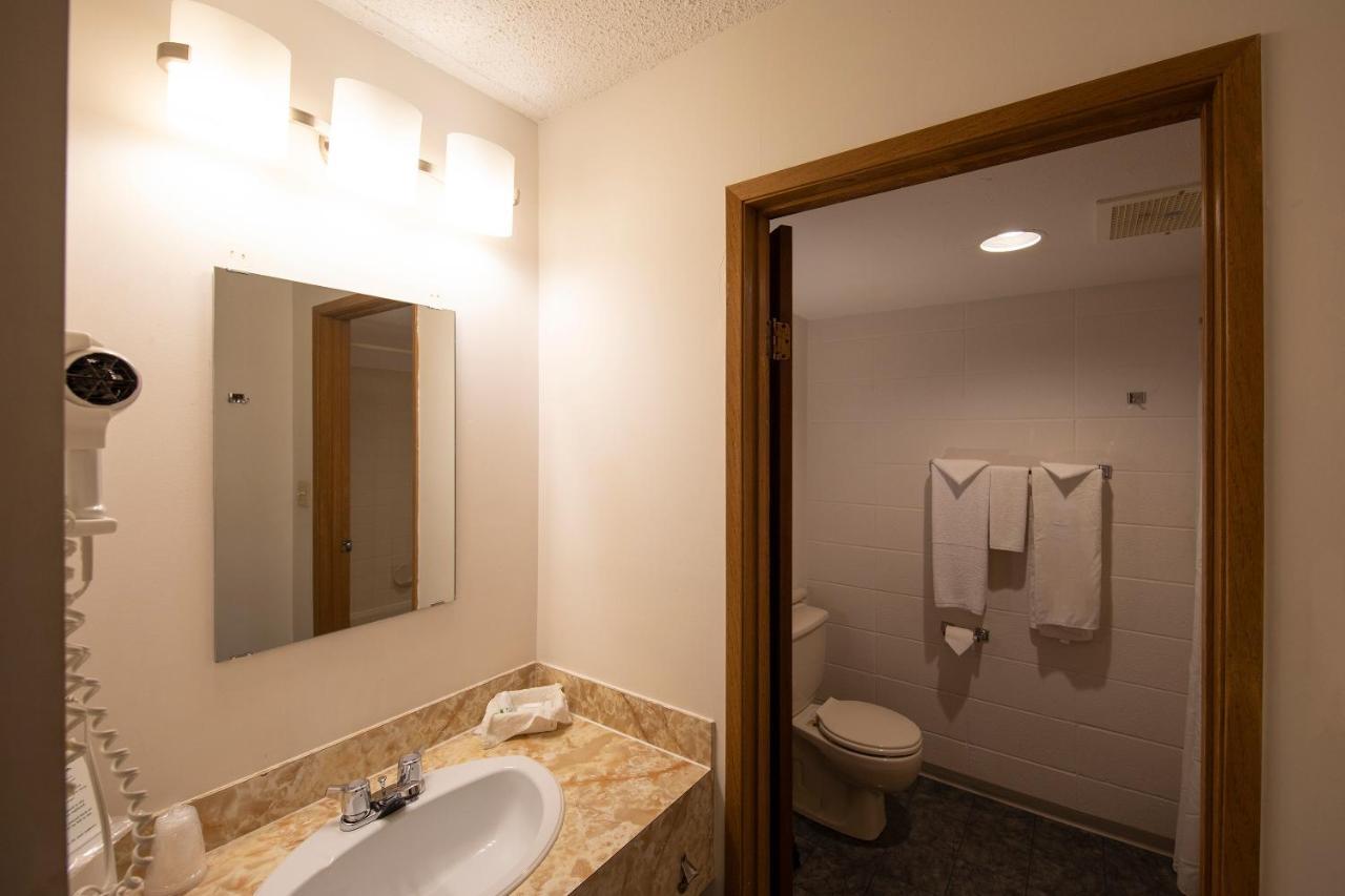 Dunvegan Inn & Suites Fairview Ngoại thất bức ảnh